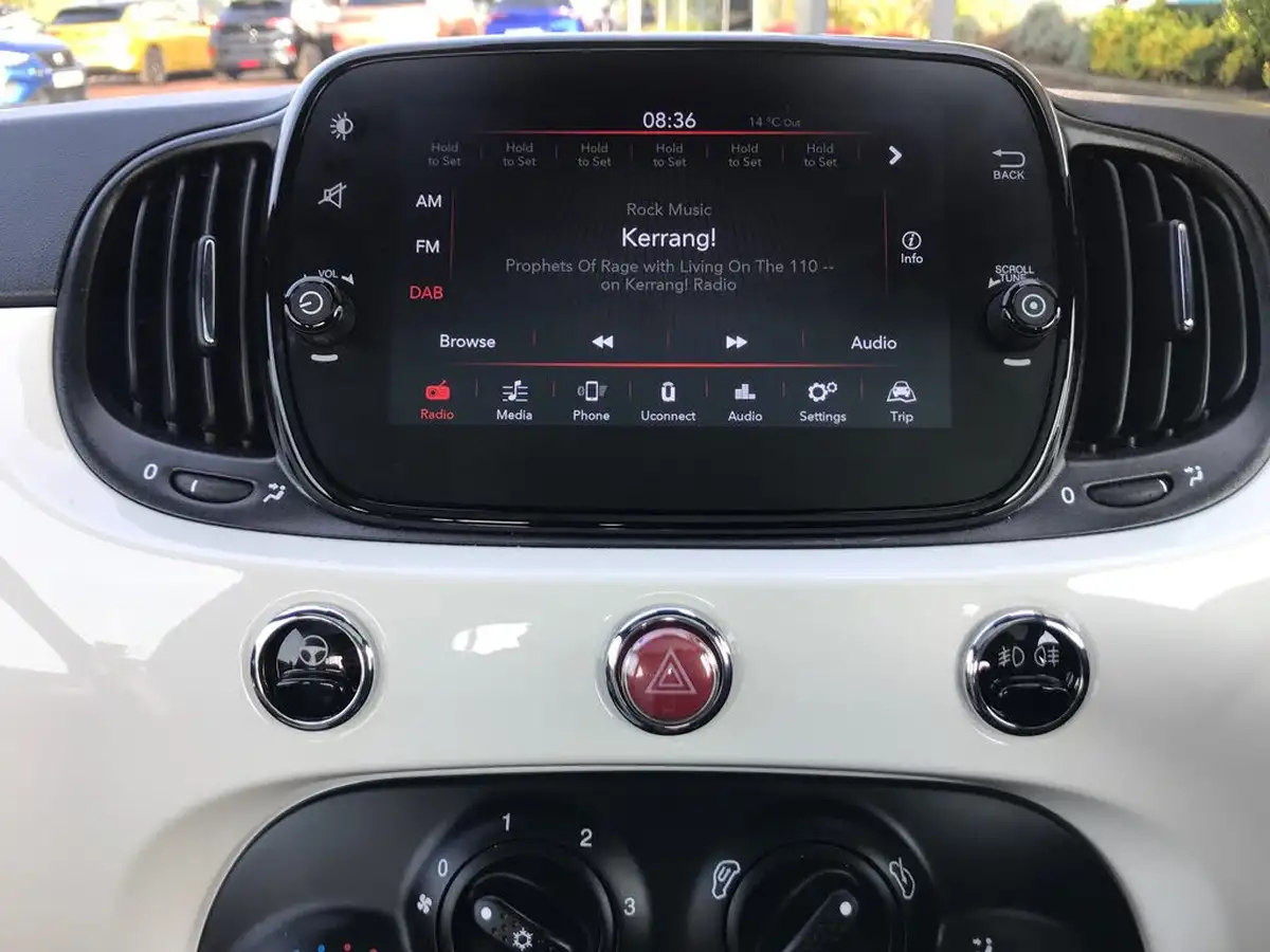 2022-fiat-500-10-dolcevita-big-18