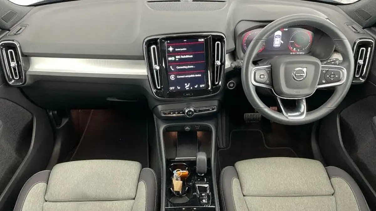 2022-volvo-xc40-15-t4-plus-big-7