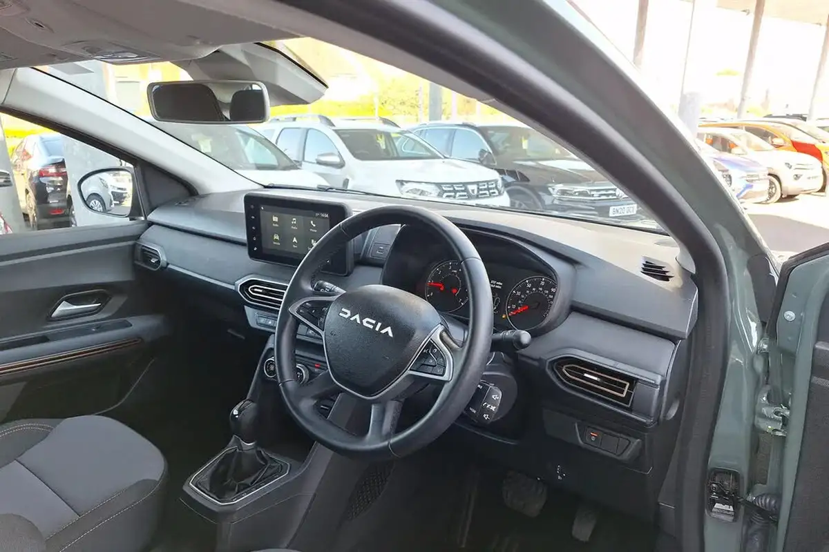 2024-dacia-sandero-stepway-10-tce-extreme-90bhp-cvt-big-32