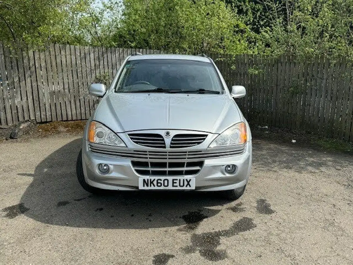 2010-ssangyong-kyron-big-5