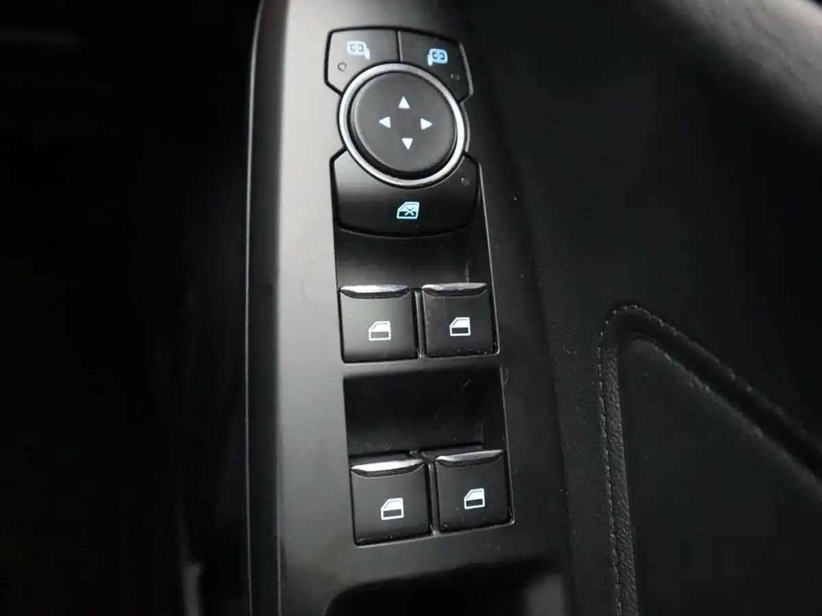 2019-ford-focus-10t-st-line-ss-hatchback-big-30