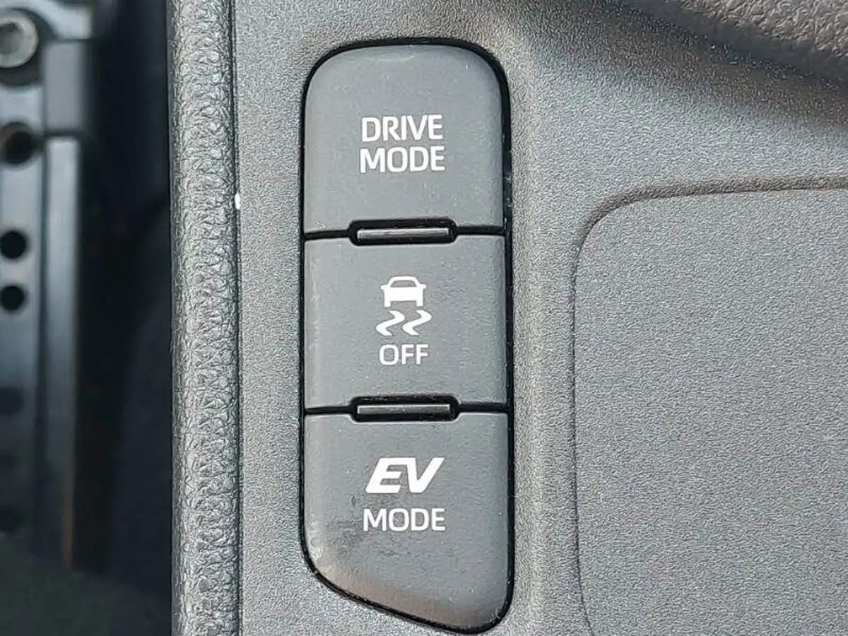 2021-toyota-yaris-15-vvt-i-icon-114bhp-hybrid-1490cc-e-cvt-big-15