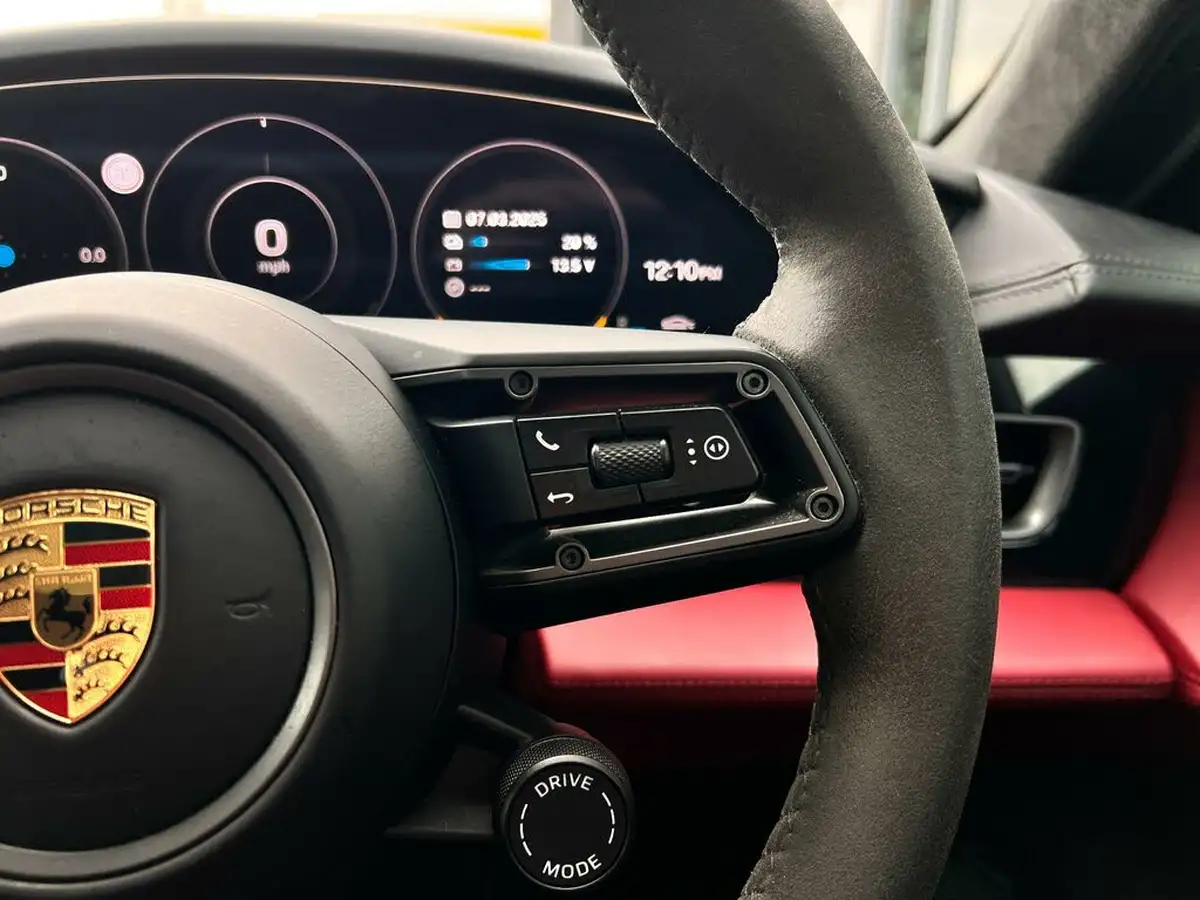 2021-porsche-taycan-e-turbo-s-cross-turismo-big-18