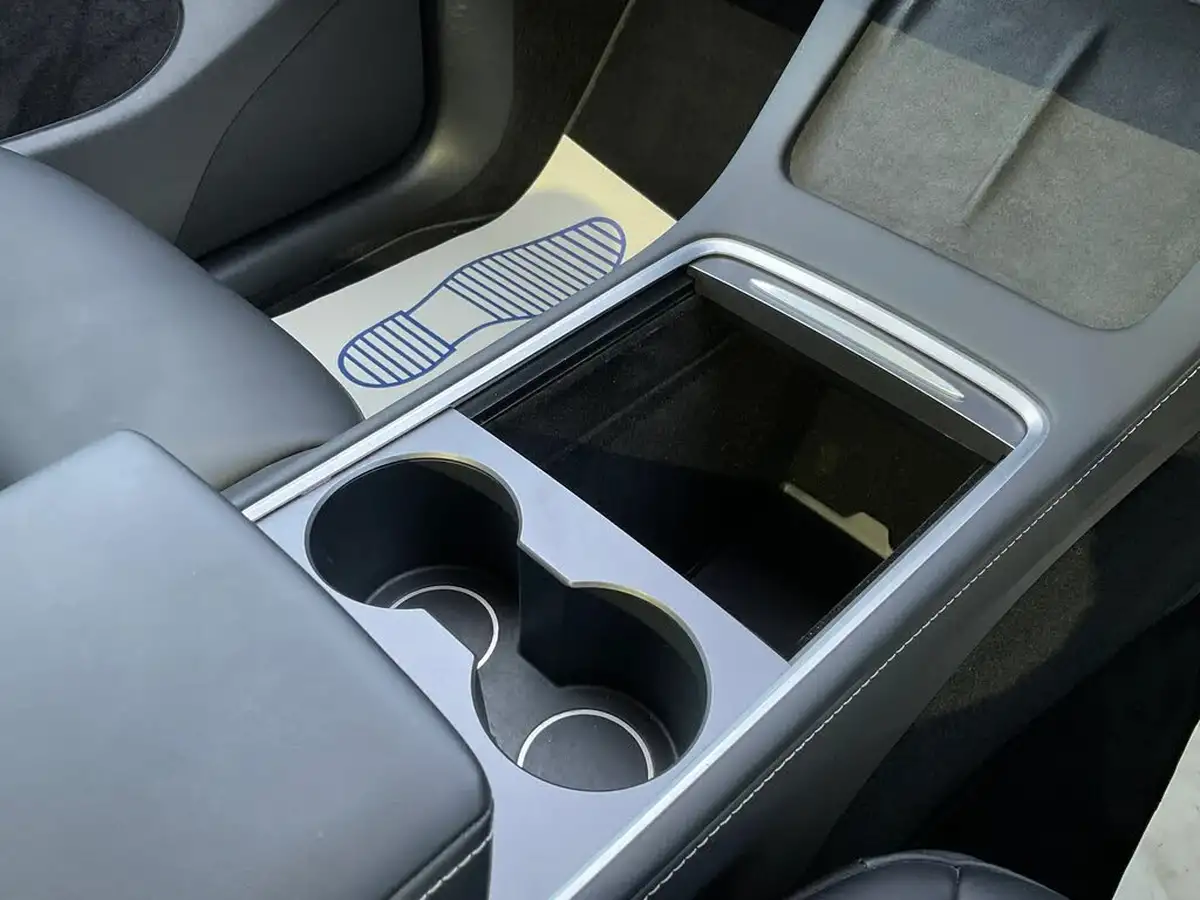 2022-tesla-model-y-e-long-range-big-19