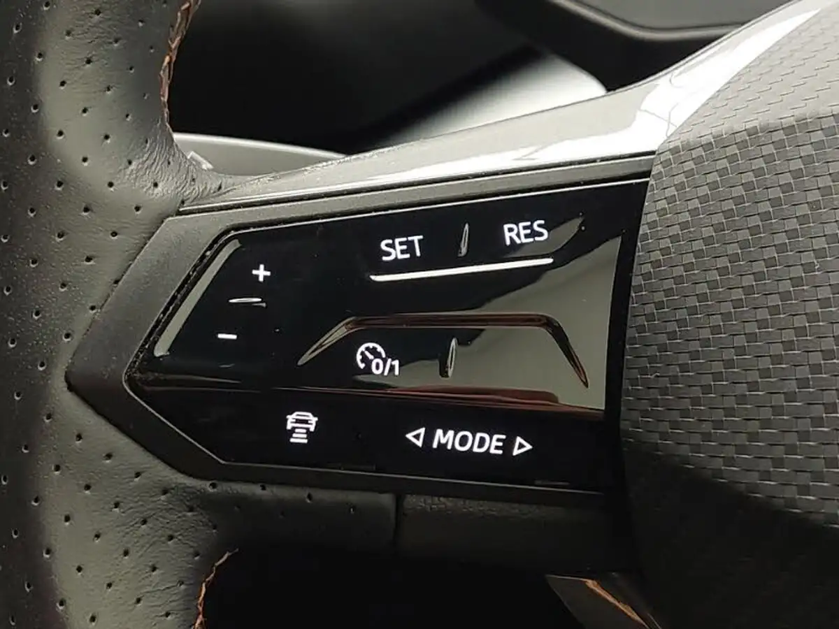 2023-cupra-born-e-v1-204ps-big-17