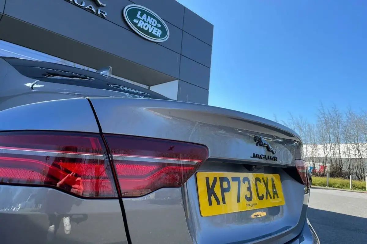 2023-jaguar-xe-20-p250-r-dynamic-hse-black-big-31