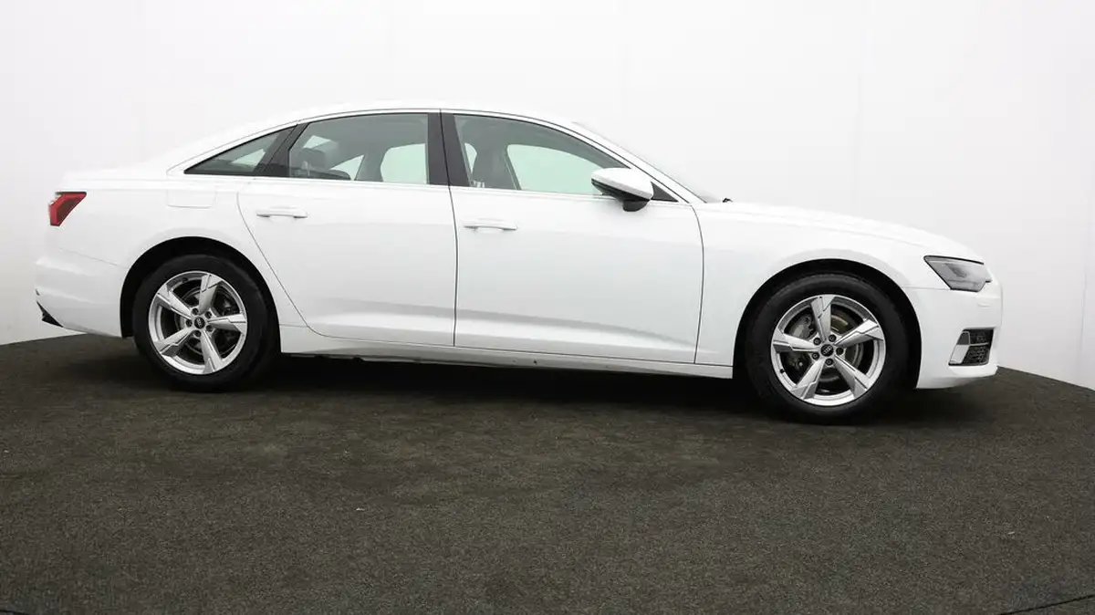 2022-audi-a6-saloon-20-40-tfsi-sport-big-32