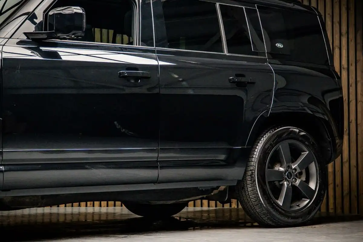 2023-land-rover-110-defender-30-d300-x-dynamic-hse-big-15