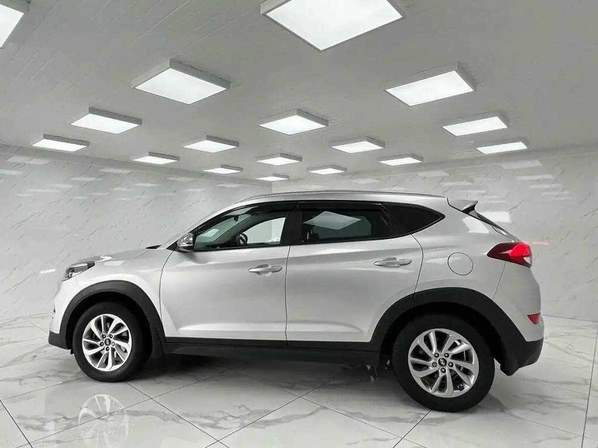 2017-hyundai-tucson-17crdi-blue-drive-se-nav-116ps-big-9