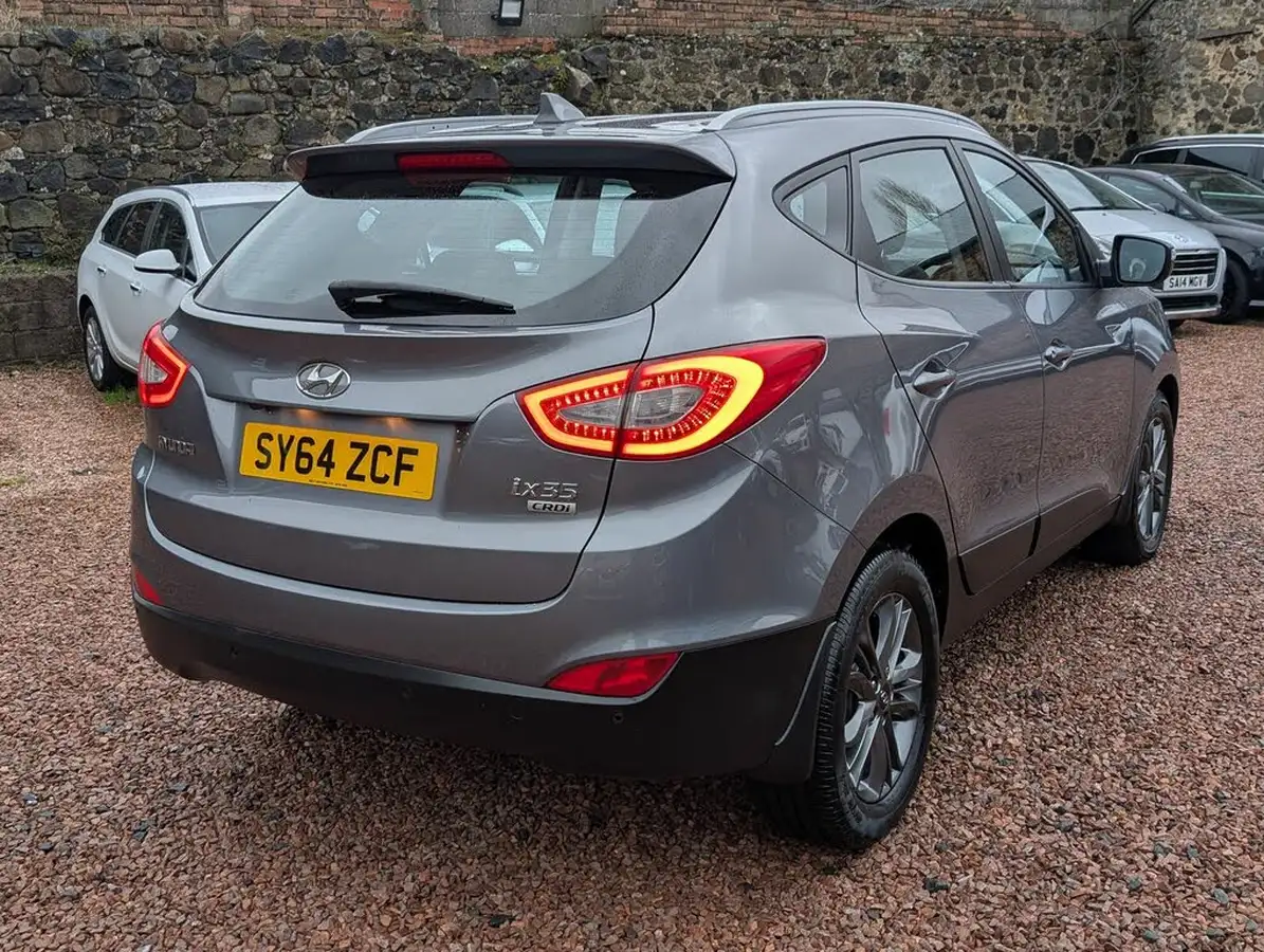 2014-hyundai-ix35-17td-se-nav-big-18