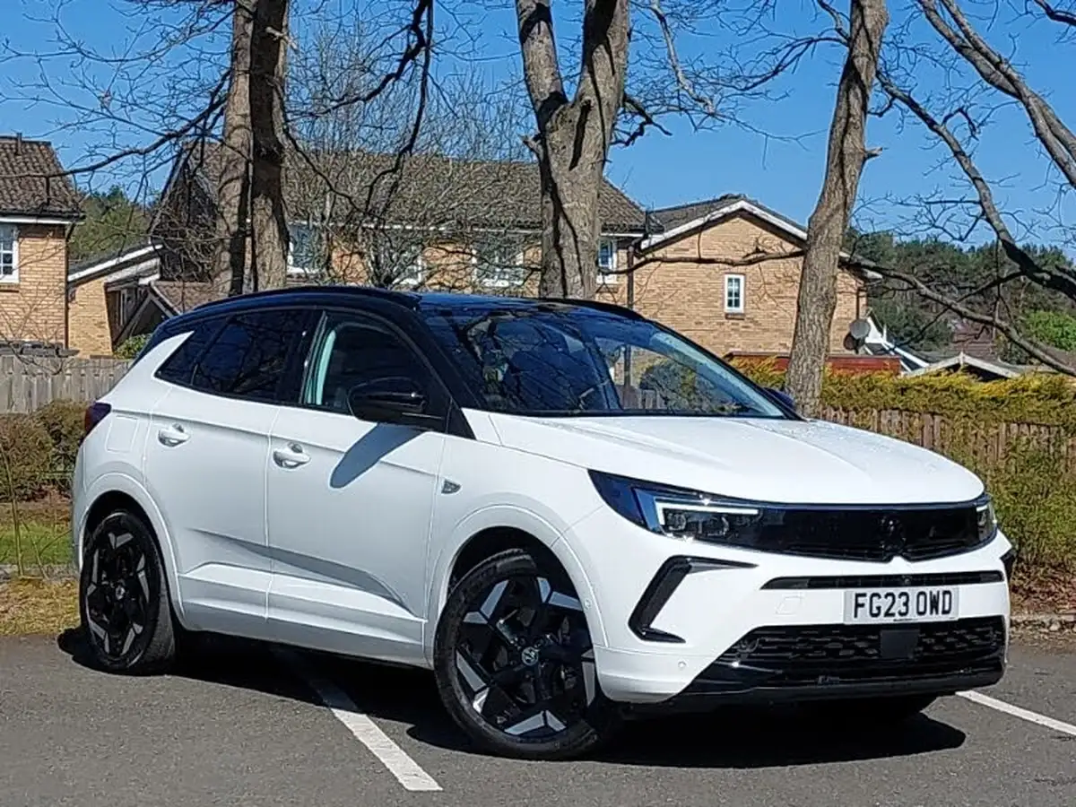 2023-vauxhall-grandland-16-gse-big-0