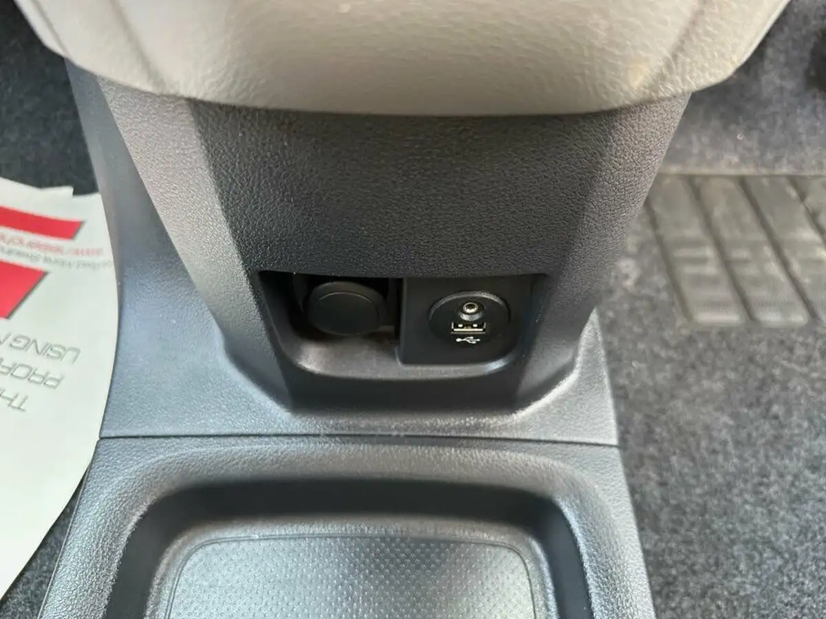 2019-nissan-nv200-15td-acenta-89bhp-crewcab-van-big-16