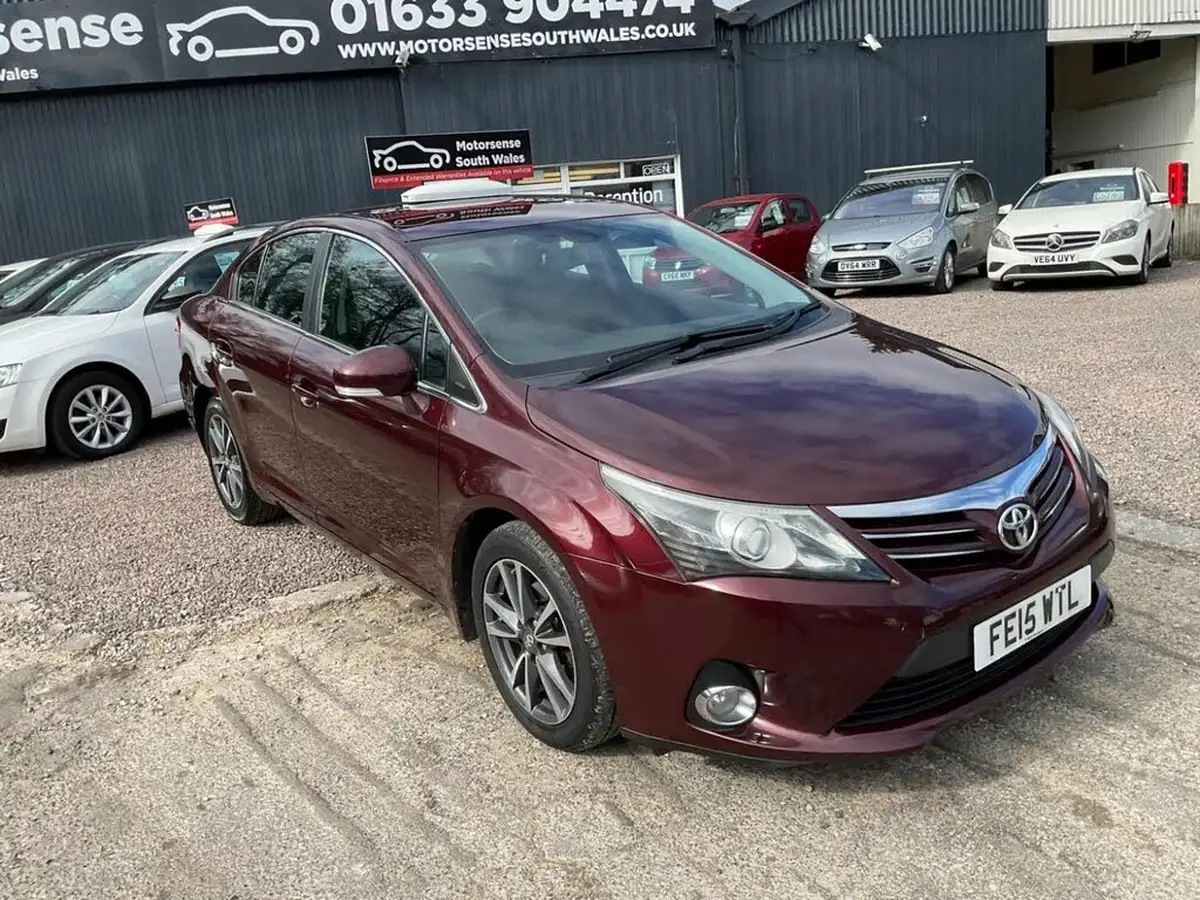 2015-toyota-avensis-20td-icon-business-edition-saloon-4d-big-47