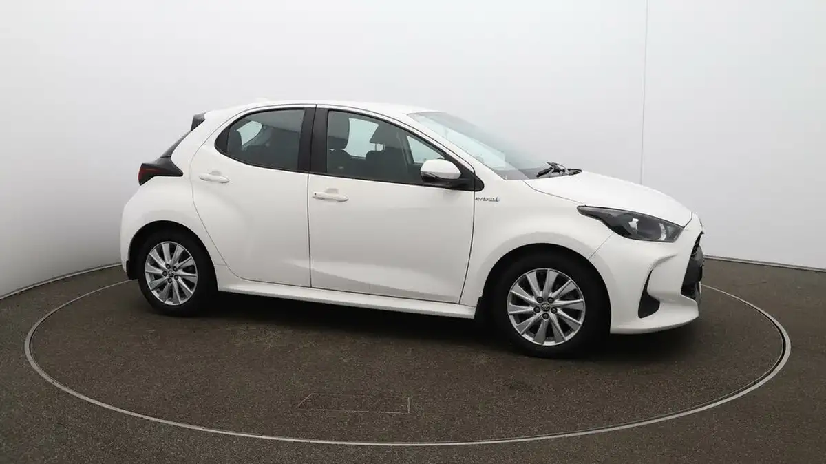 2021-toyota-yaris-15-vvt-i-icon-114bhp-hybrid-1490cc-e-cvt-big-39