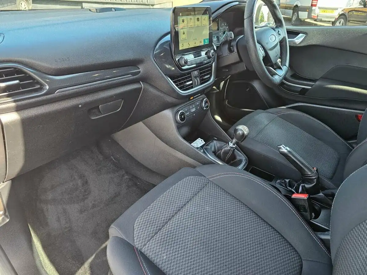 2018-ford-fiesta-10t-st-line-100ps-5d-big-29