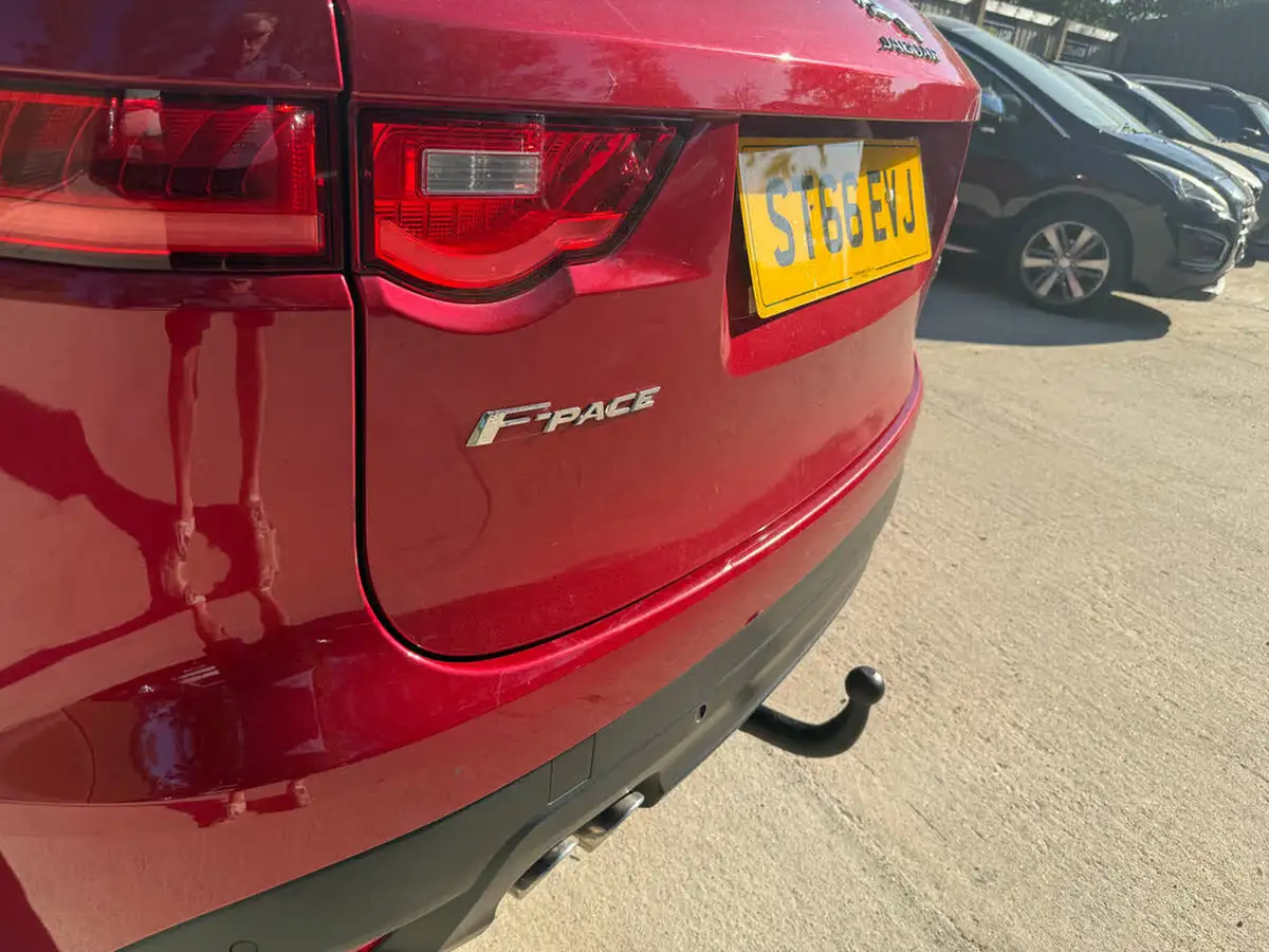 2016-jaguar-f-pace-20-i4d-r-sport-awd-auto-big-33
