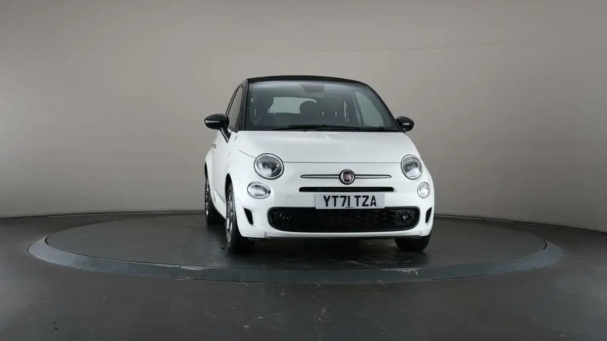 2021-fiat-500c-10-hey-google-big-40