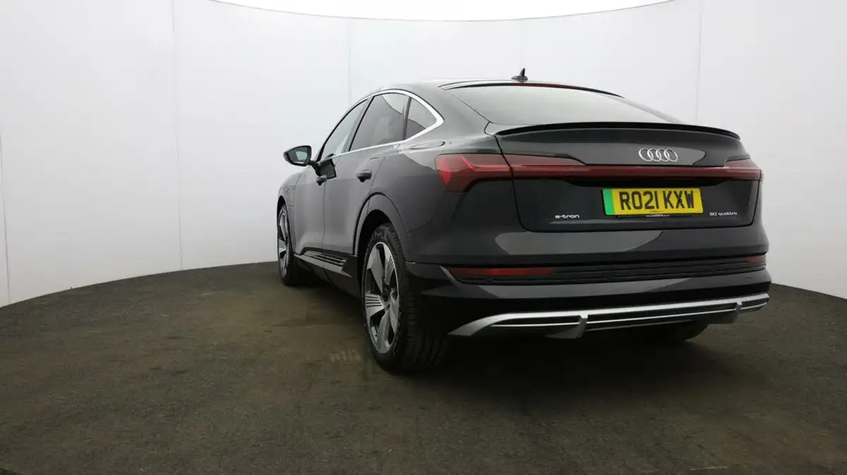 2021-audi-e-tron-50e-s-line-sportback-big-25