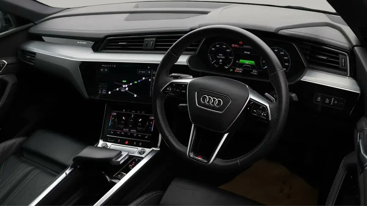 2021-audi-e-tron-50e-s-line-sportback-big-8