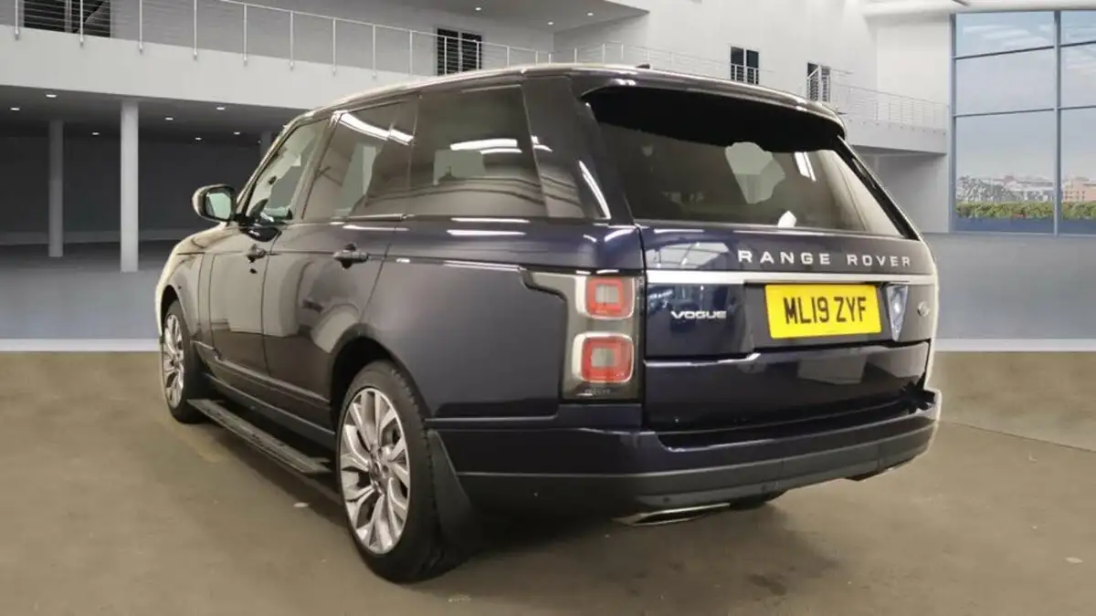 2019-land-rover-range-rover-30-sd-v6-vogue-big-1