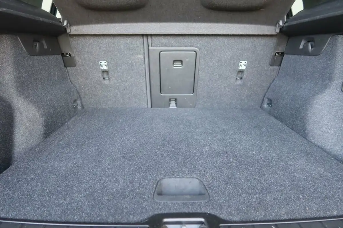 2021-volvo-xc40-20-b4-r-design-197bhp-geartronic-big-6