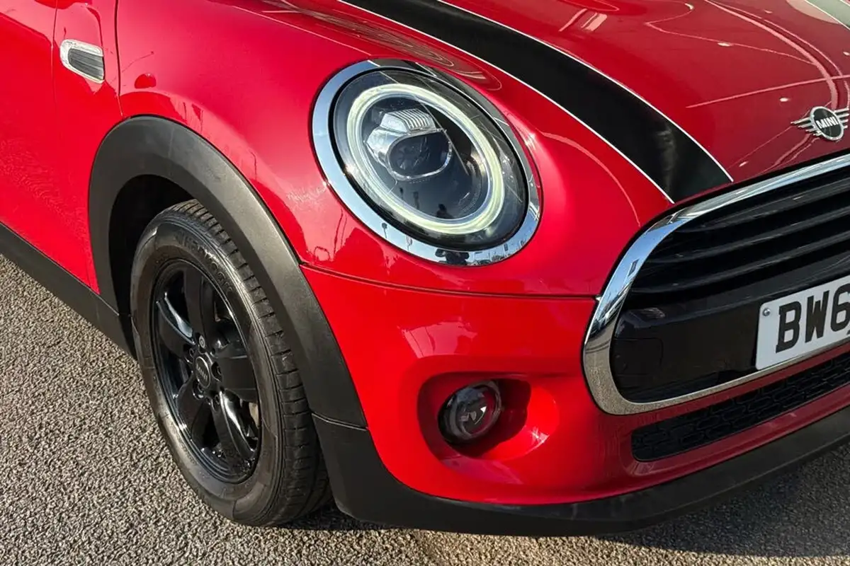 2019-mini-cooper-15-cooper-classic-hatchback-3d-big-7