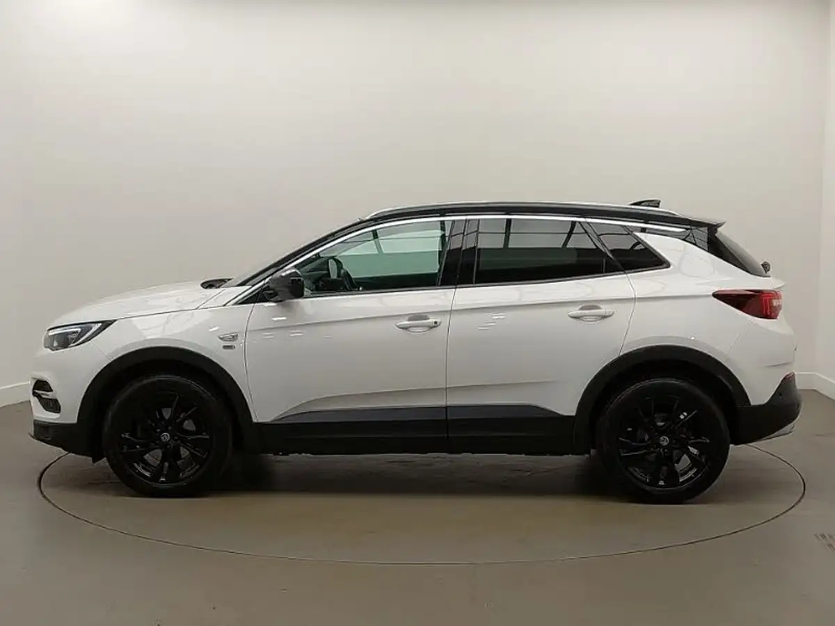 2021-vauxhall-grandland-x-12-griffin-big-3