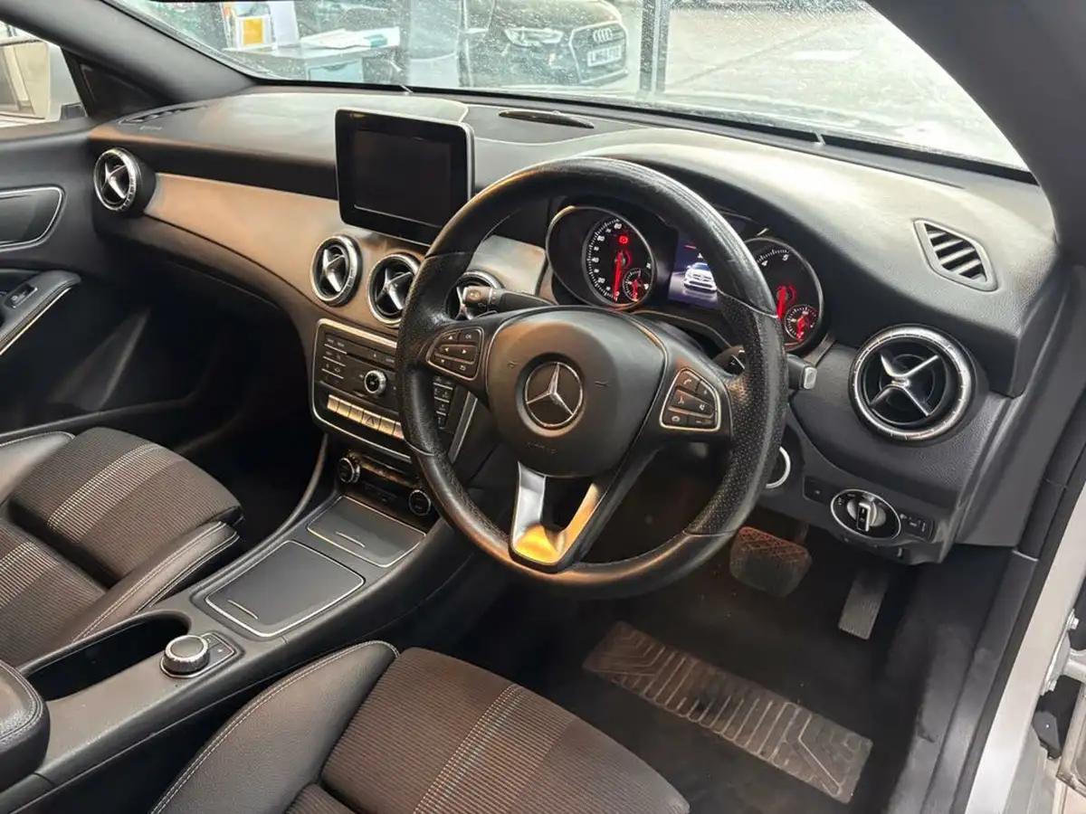 2018-mercedes-benz-cla-16-cla-180-sport-coupe-4d-7g-dct-big-31