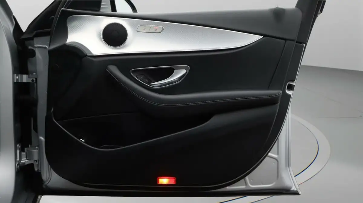 2019-mercedes-benz-e-class-20d-e220d-se-ss-estate-5d-big-15