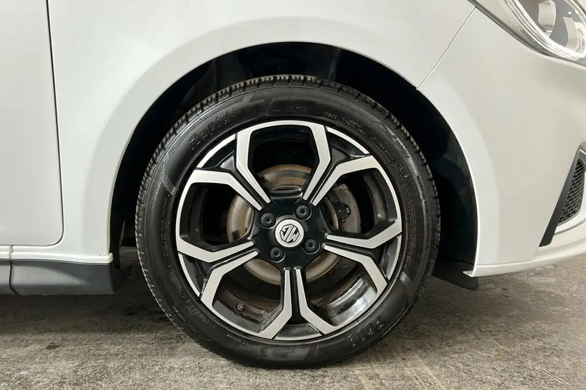 2022-mg-mg3-15-vti-tech-exclusive-nav-big-10