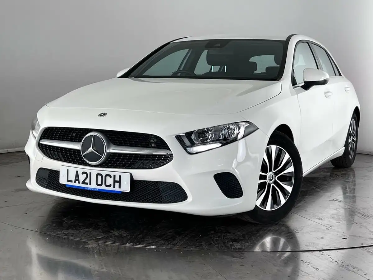 2021-mercedes-benz-a-class-13-a180-se-7g-dct-big-36