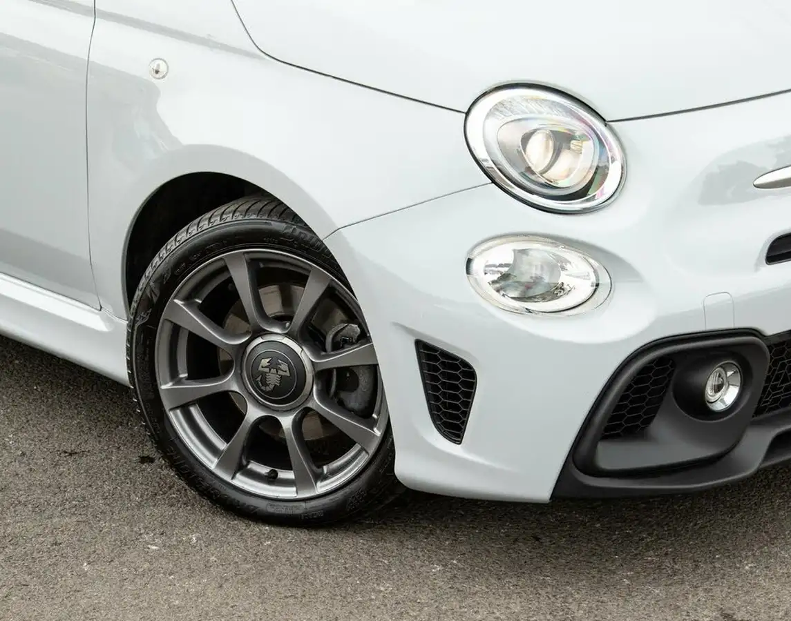 2019-abarth-595-14-tjet-big-1