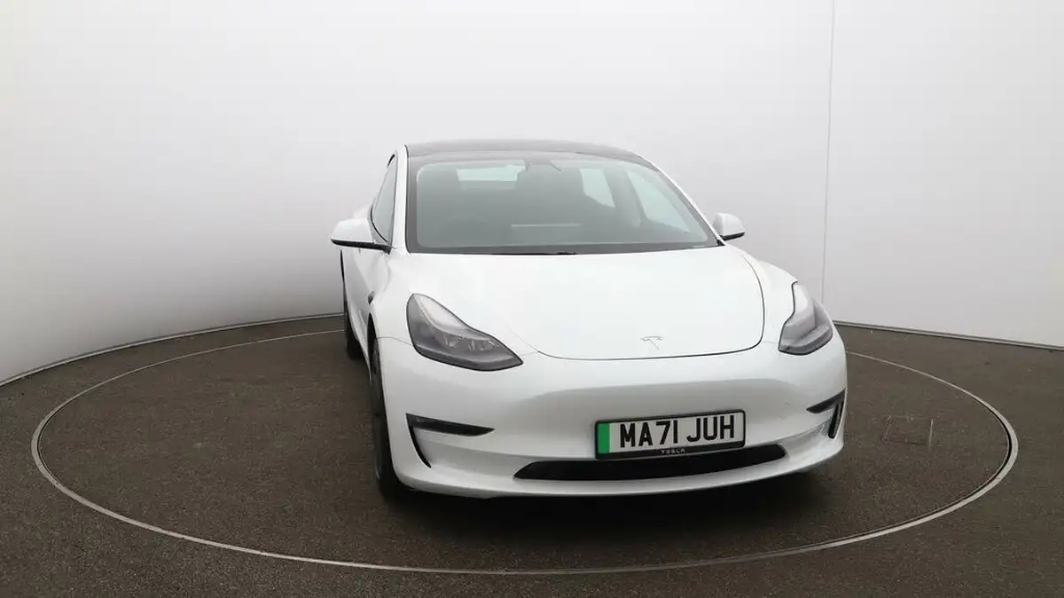 2021-tesla-model-3-e-long-range-awd-big-32