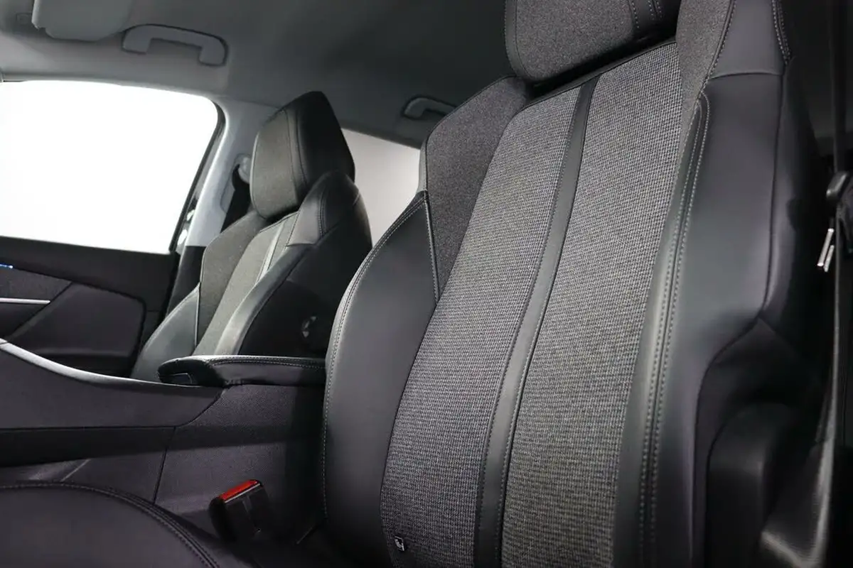 2019-peugeot-3008-suv-12-puretech-allure-big-30