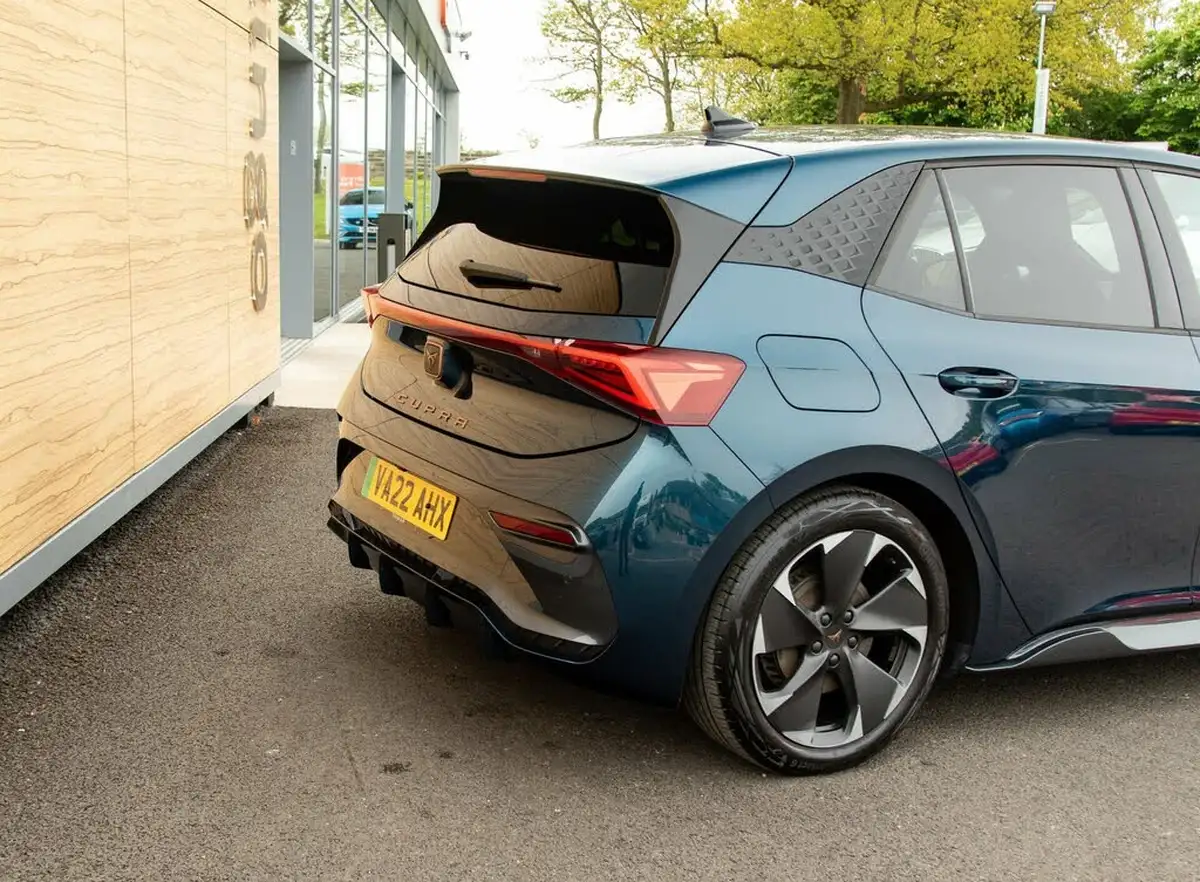 2022-cupra-born-e-v2-204ps-58kwh-big-8