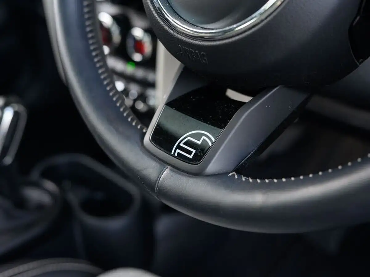 2021-mini-cooper-e-cooper-s-collection-edition-big-27
