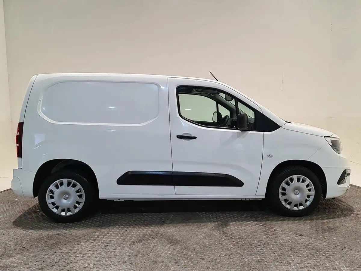 2020-vauxhall-combo-15cdti-sportive-2300-100pseu6dt-l1h1-panel-big-4