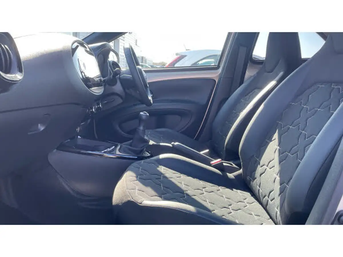 2024-toyota-aygo-x-10-vvt-i-exclusive-big-9