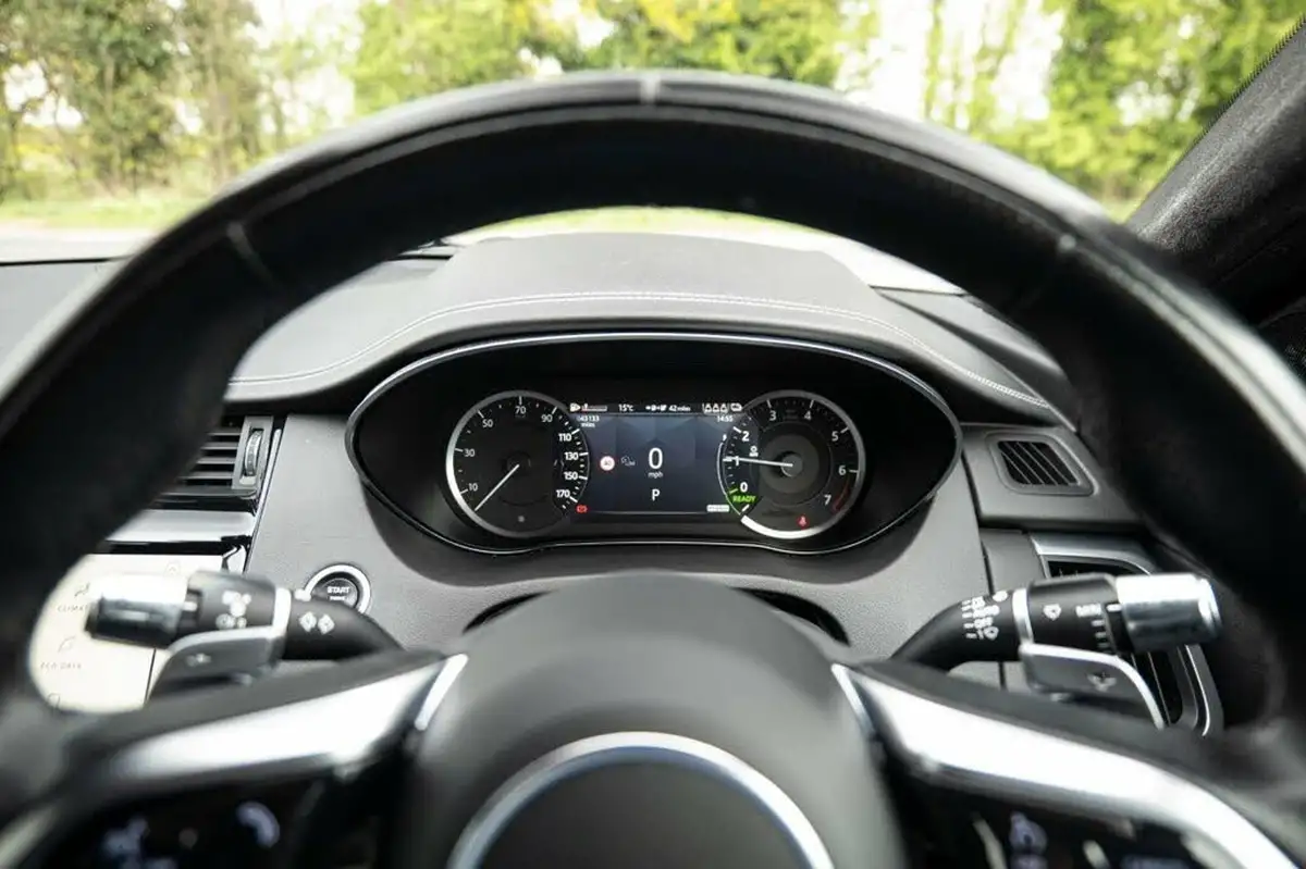 2021-jaguar-e-pace-15-p300e-r-dynamic-s-big-13