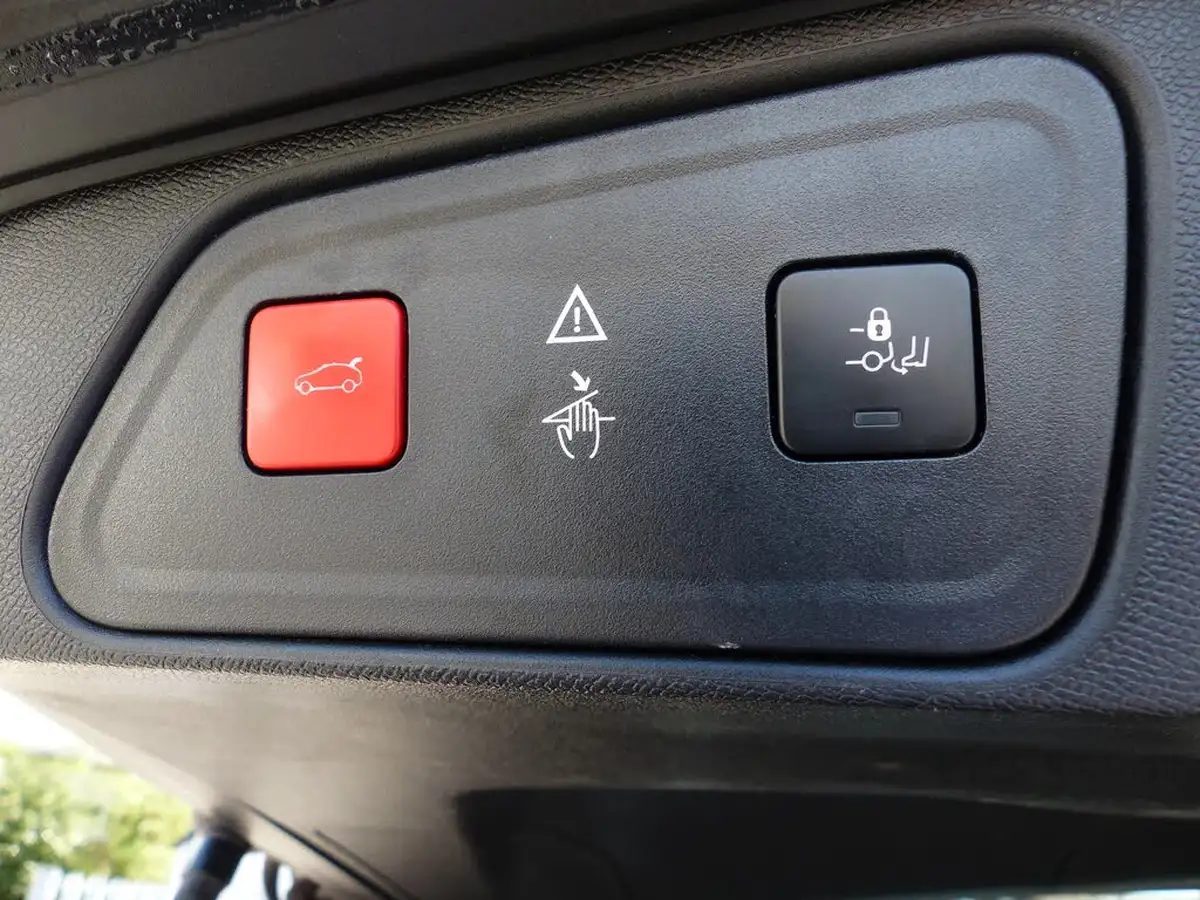 2019-peugeot-3008-suv-12-puretech-gt-line-big-22