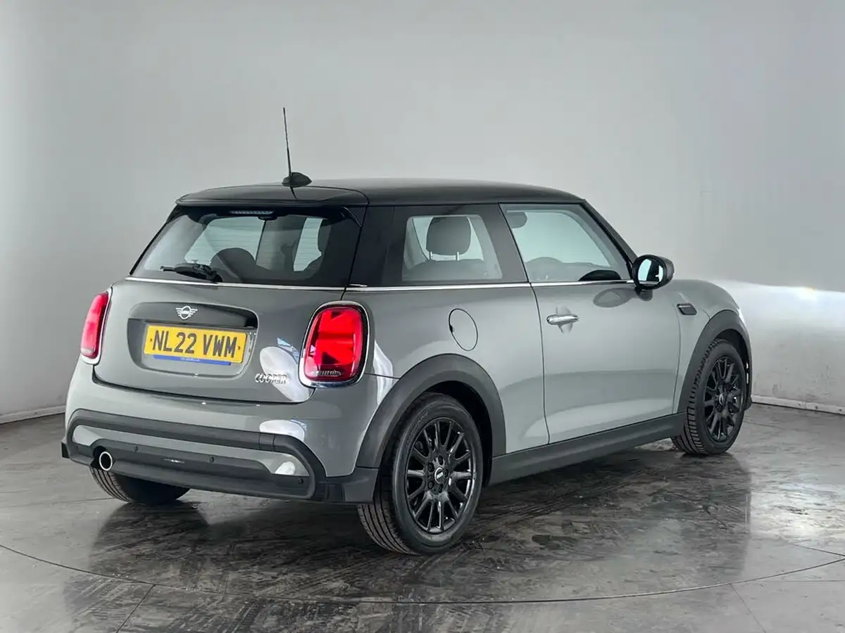 2022-mini-cooper-15-cooper-classic-hatchback-3d-big-3