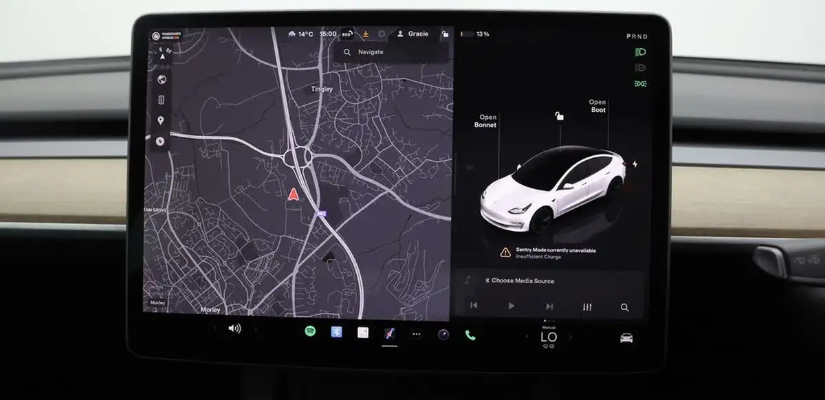 2022-tesla-model-3-e-long-range-big-10