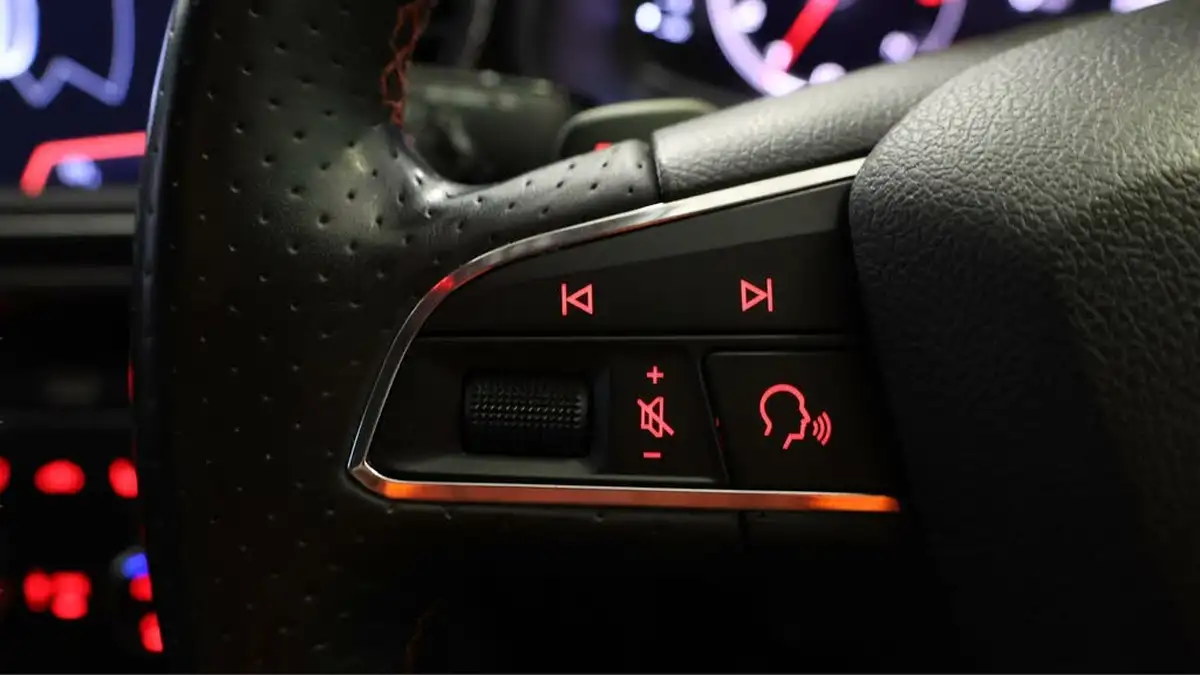 2019-seat-leon-20-tsi-fr-sport-hatchback-big-21
