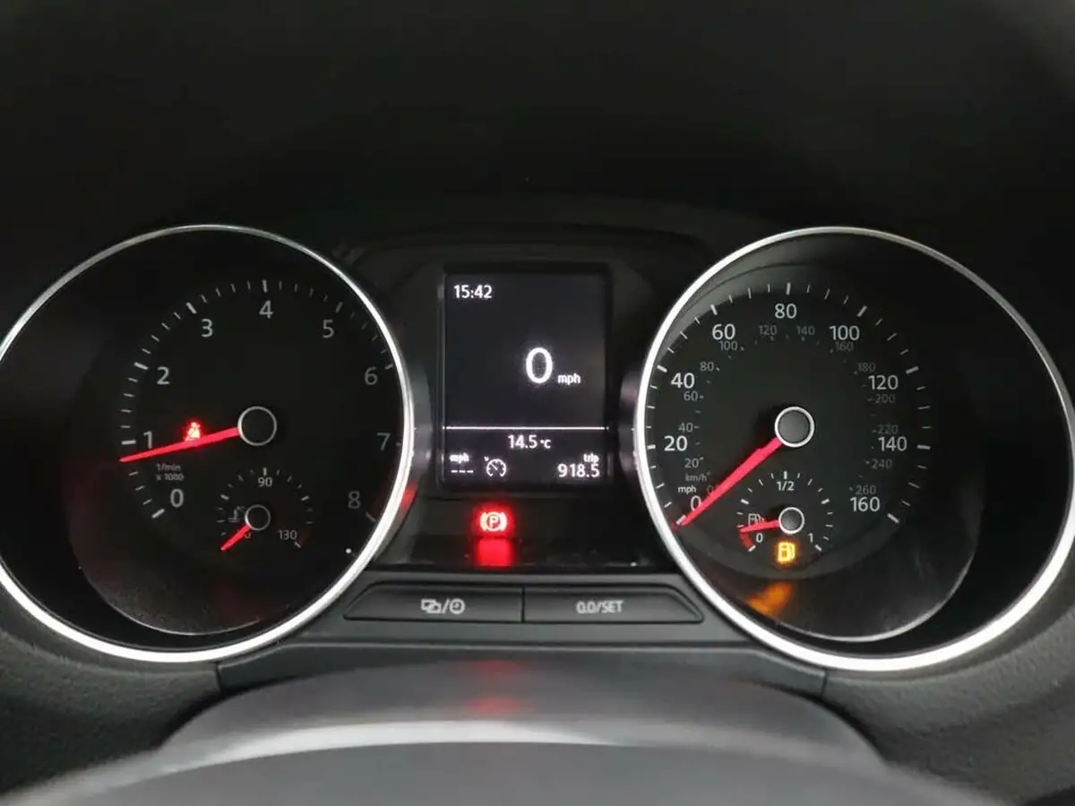 2017-volkswagen-polo-10-match-75ps-bmtss-5d-big-10