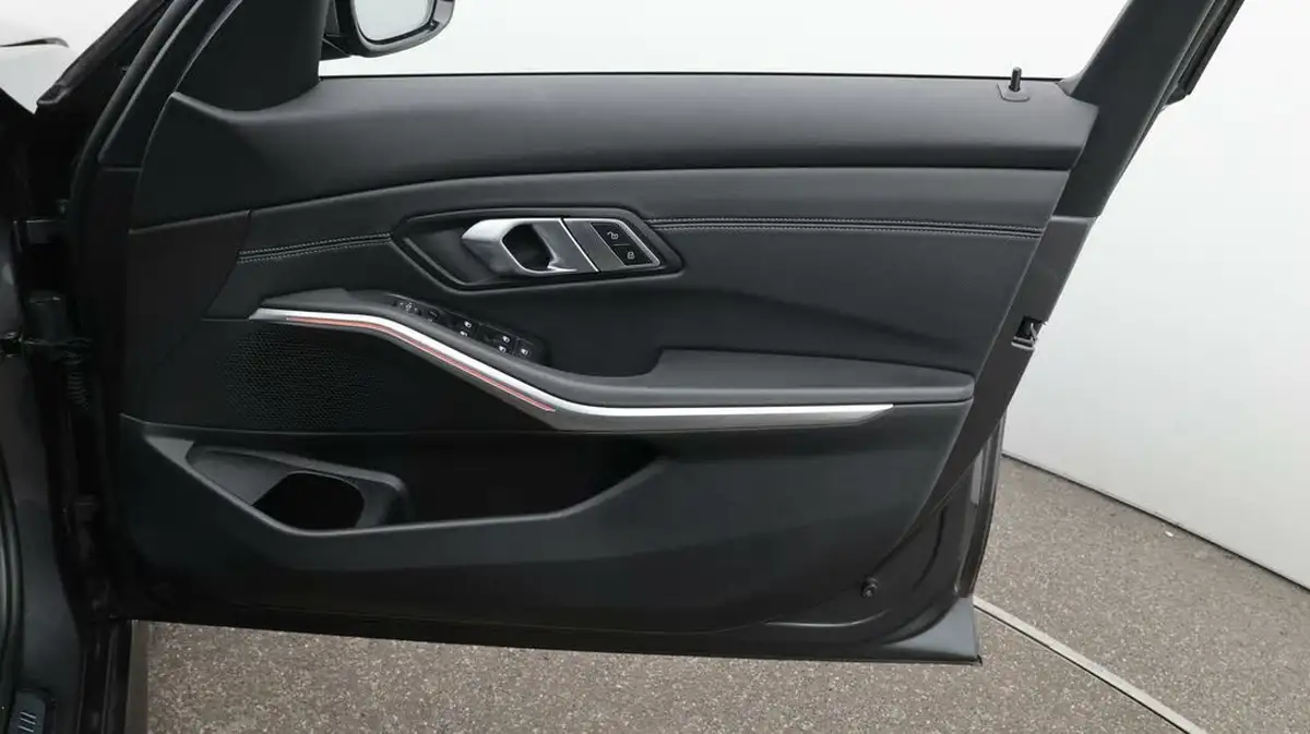 2021-bmw-3-series-20-318i-m-sport-saloon-4d-big-15