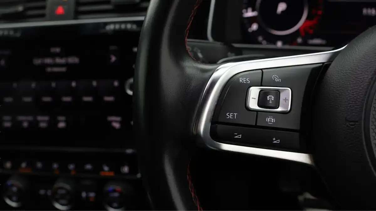 2019-volkswagen-golf-20-tsi-gti-performance-5d-dsg-big-21