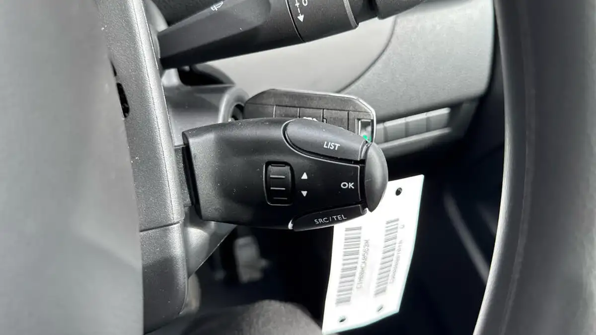 2023-peugeot-expert-15-bluehdi-professional-premium-standard-1000-big-23