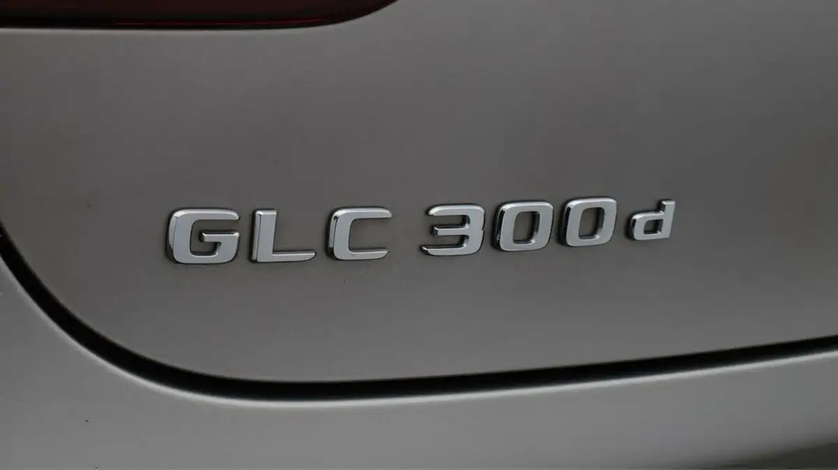 2021-mercedes-benz-glc-class-20d-glc300d-amg-line-premium-245ps-coupe-4d-big-20