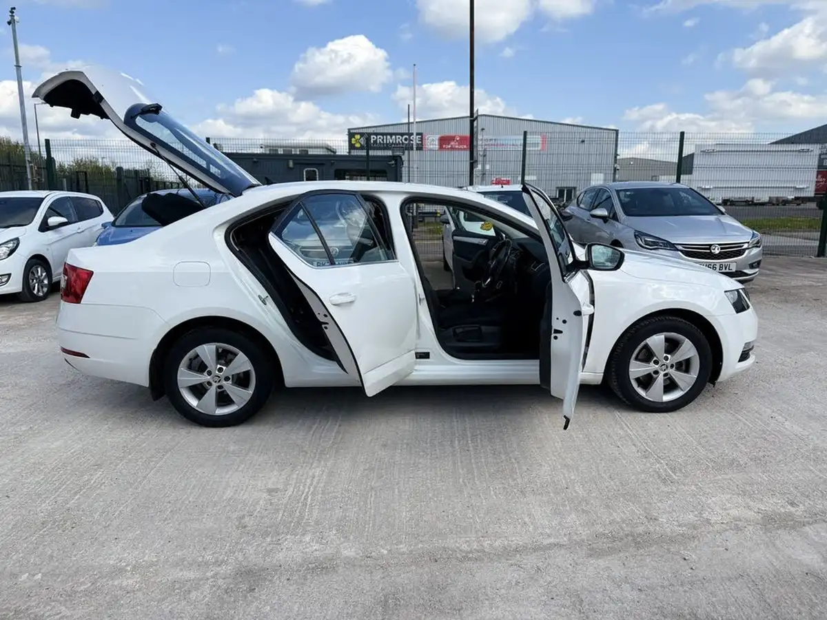 2019-skoda-octavia-10-tsi-se-technology-hatchback-big-16