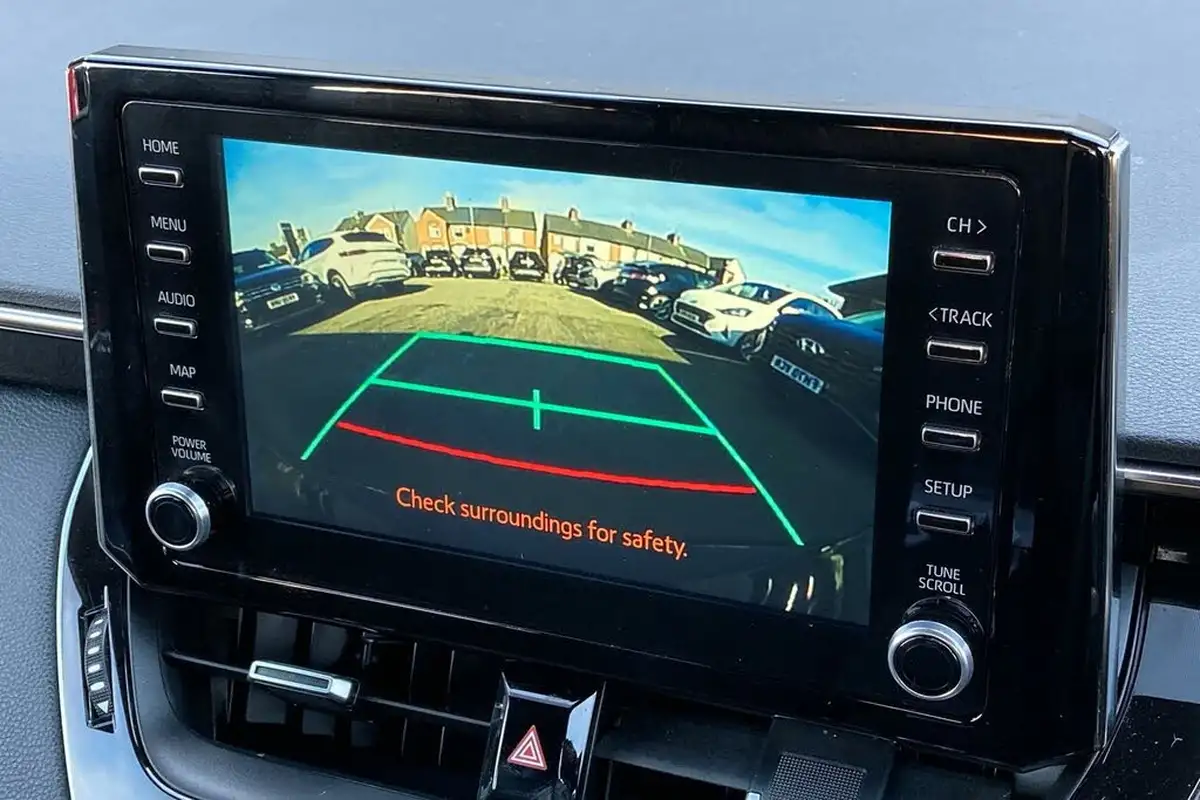 2022-toyota-corolla-18-vvt-i-icon-tech-trk-hatchback-5d-big-22